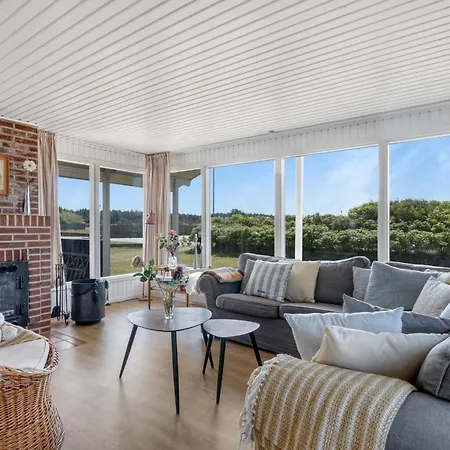 Charming Retreat In Ferienhaus