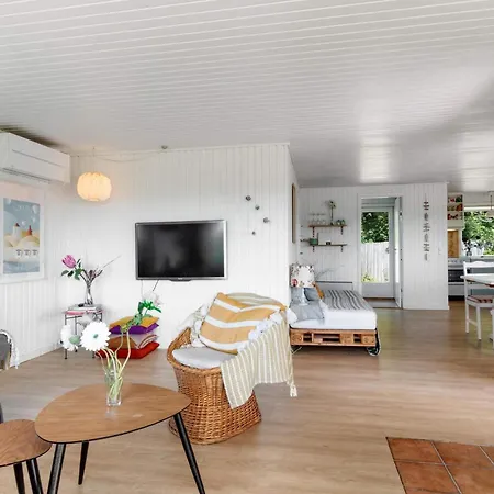 Charming Retreat In Ferienhaus